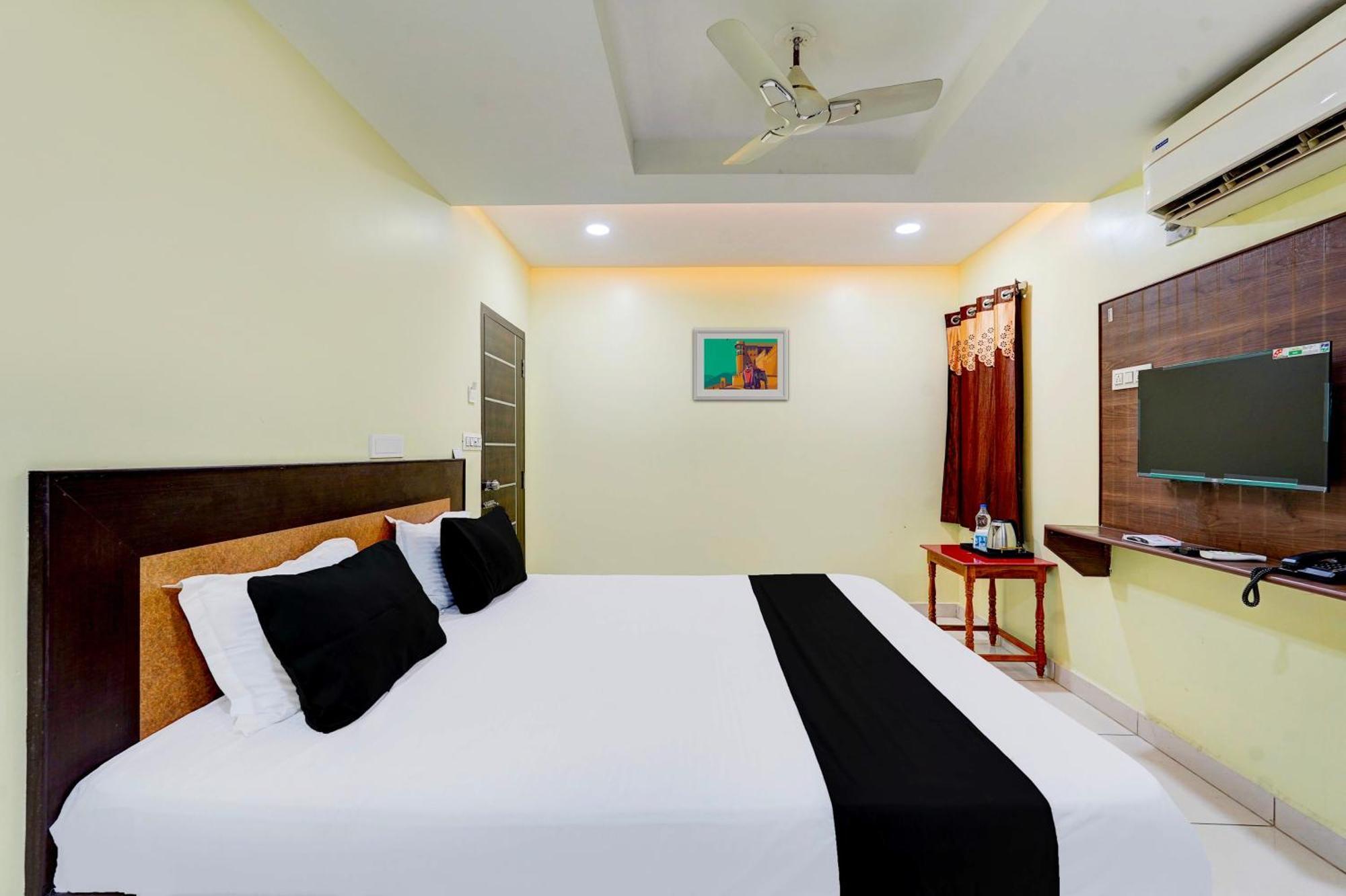 Super Hotel O Perungalathur Near Bus Stand Chennai Esterno foto