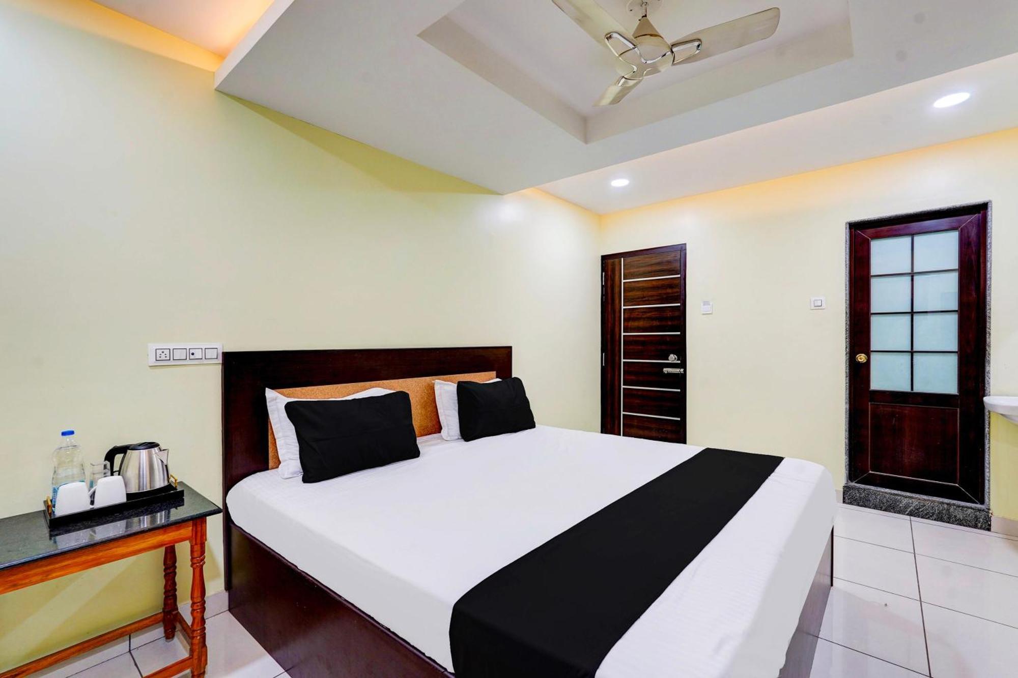 Super Hotel O Perungalathur Near Bus Stand Chennai Esterno foto