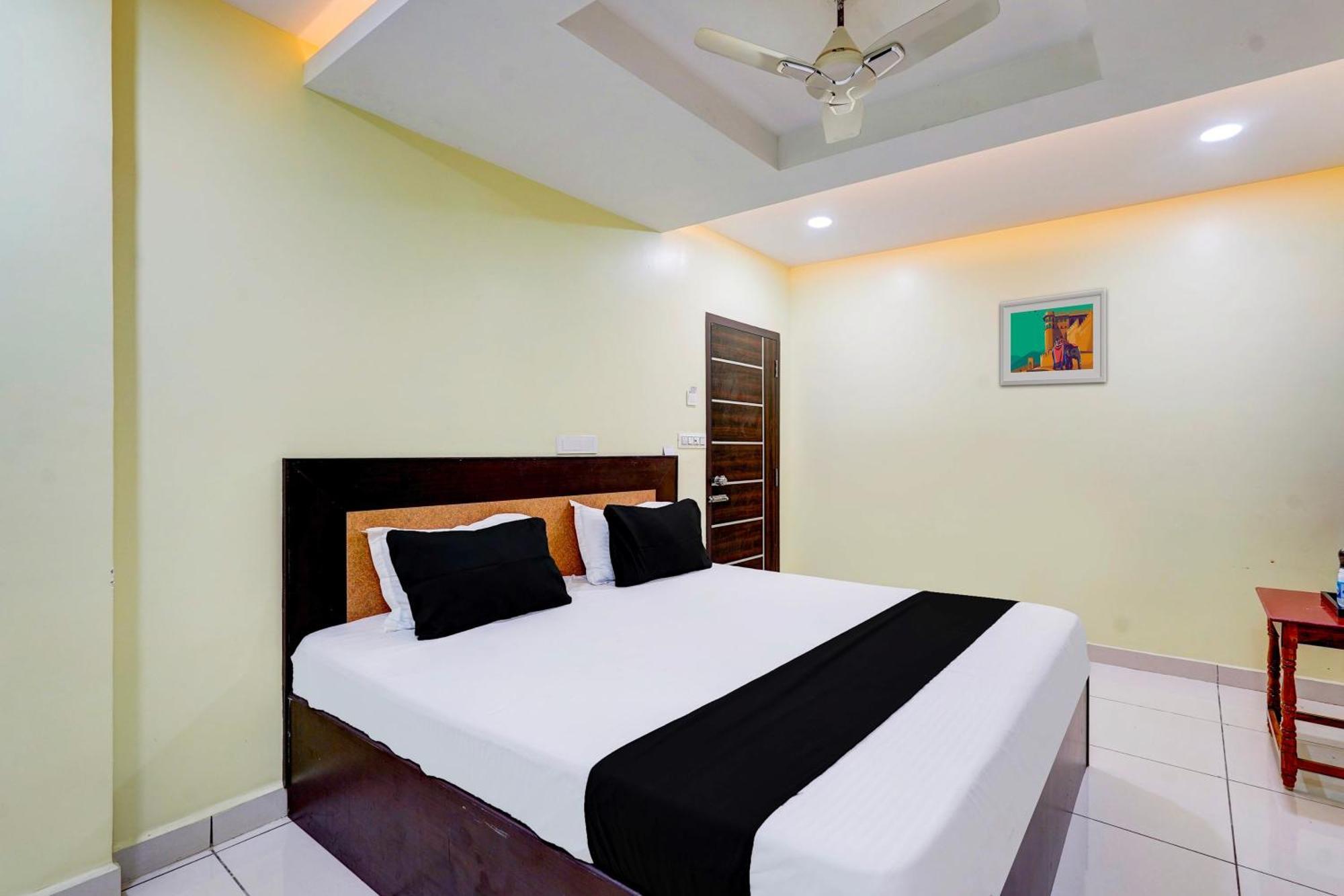 Super Hotel O Perungalathur Near Bus Stand Chennai Esterno foto
